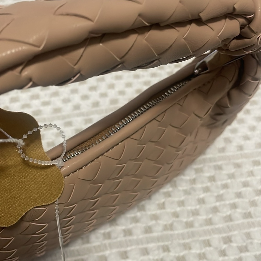 NWOT Tan Woven Women's Bag - Picture 6 of 13